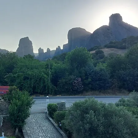 Hostal Pomegranate Tree House - Meteora Kalambaka Exterior foto