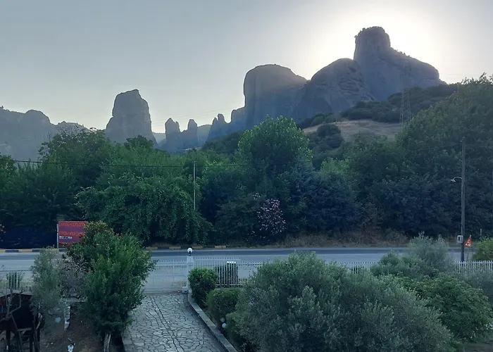 Pomegranate Tree House - Meteora