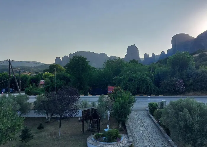 Pomegranate Tree House - Meteora